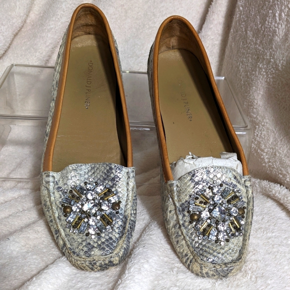 Women's Donald Pliner Mystic loafer,‎ gray & cream snakeskin pattern | Size 8.5